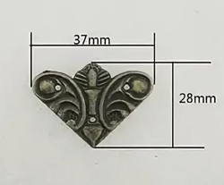 Ажурная штампованная накладка на угол цвета бронзы.,4шт,30х38мм