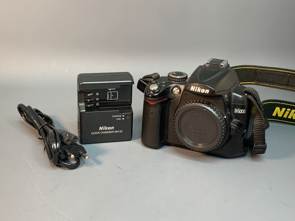 Nikon D5000 Body