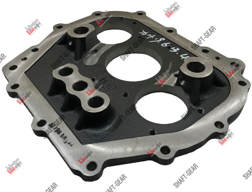 5DS50T-1707015 - Задняя крышка (с проточкой) на КПП