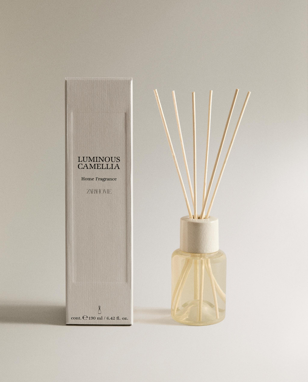 Zara Home Аромадиффузор Luminous Camellia 190 мл, тростниковые палочки микадо, аромат цветочный, Розовый