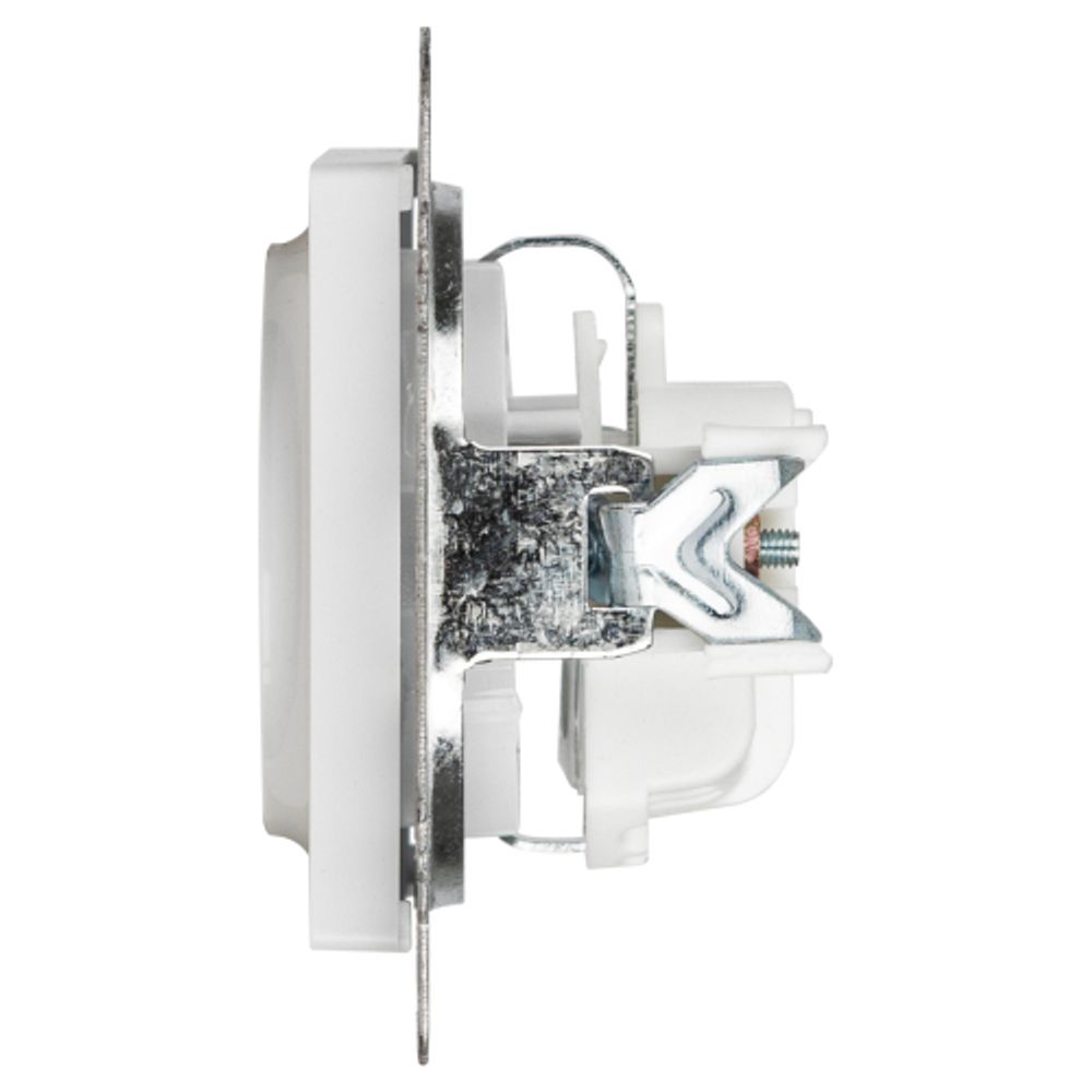 Розетка Intro Accent 6-202-01 с заземлением 2P+E Schuko 16А-250В IP20 СУ AL/CU белый