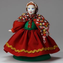 Сувенирная кукла в ситцевом платке