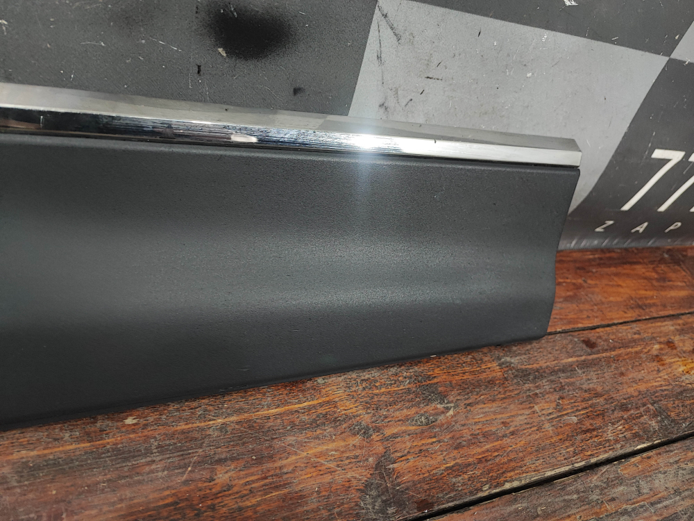 Накладка двери задней правой GAC GS8 2 21-нв Б/У Оригинал 7155102DRS0000