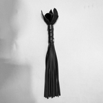 Плеть чёрная роза лаковая с кожаными хвостами