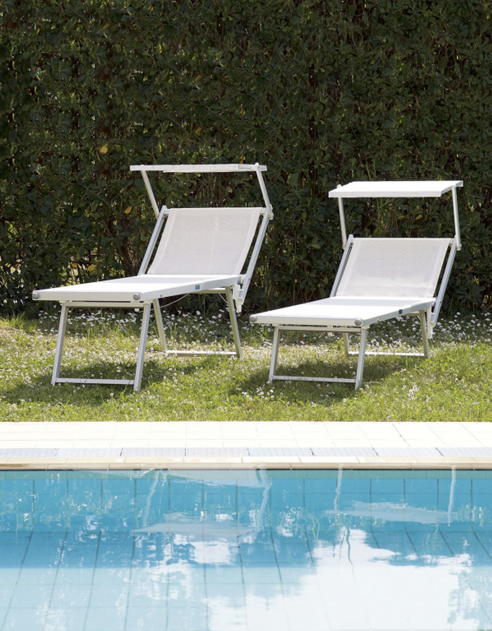 Шезлонг-лежак металлический Magnani Smart, серебристый