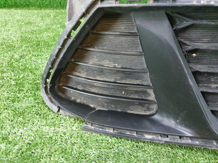 Решетка переднего бампера Kia Ceed 3 (2018-2021)