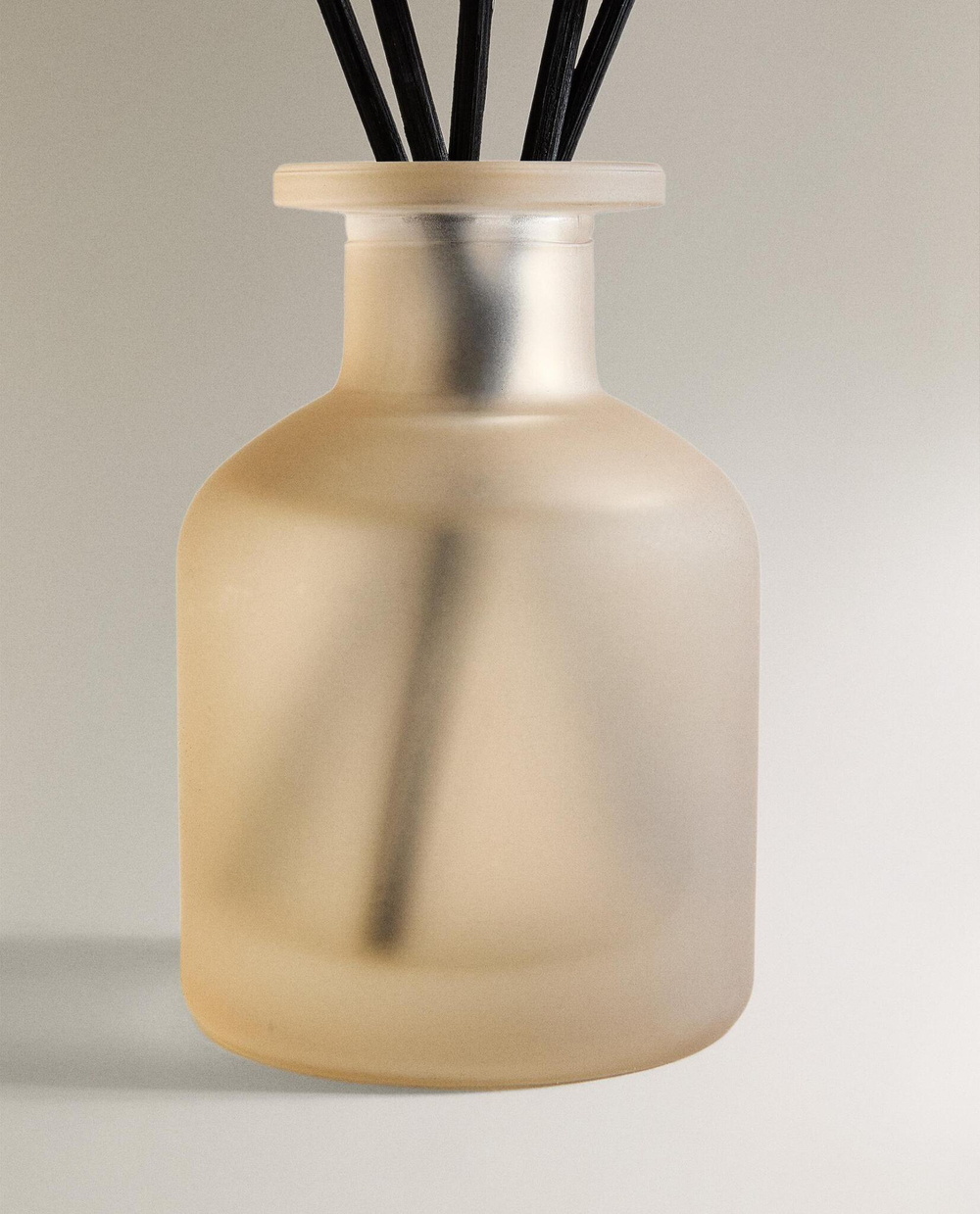Zara Home ORCHIDÉE LUMIÈRE REED DIFFUSERS — ароматический диффузор с тростниковыми палочками, Орхидея Света, 120 мл