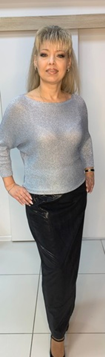 Черная юбка с "лазерным" блеском