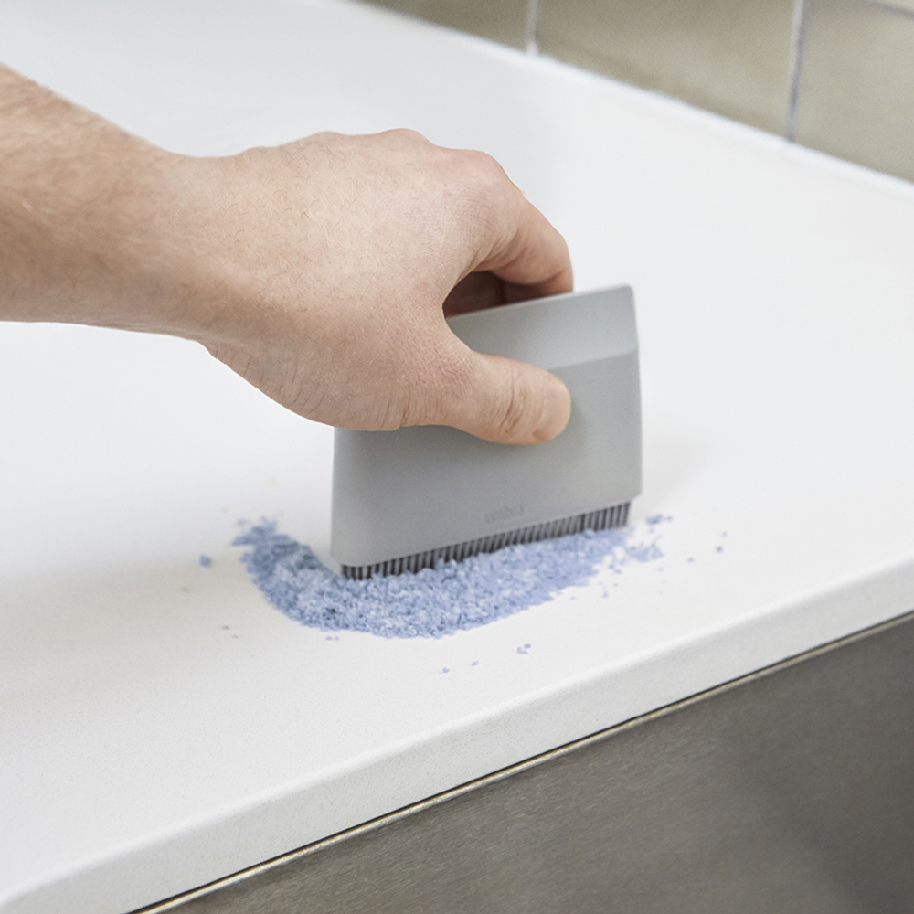 Щётка со скребком flex серая