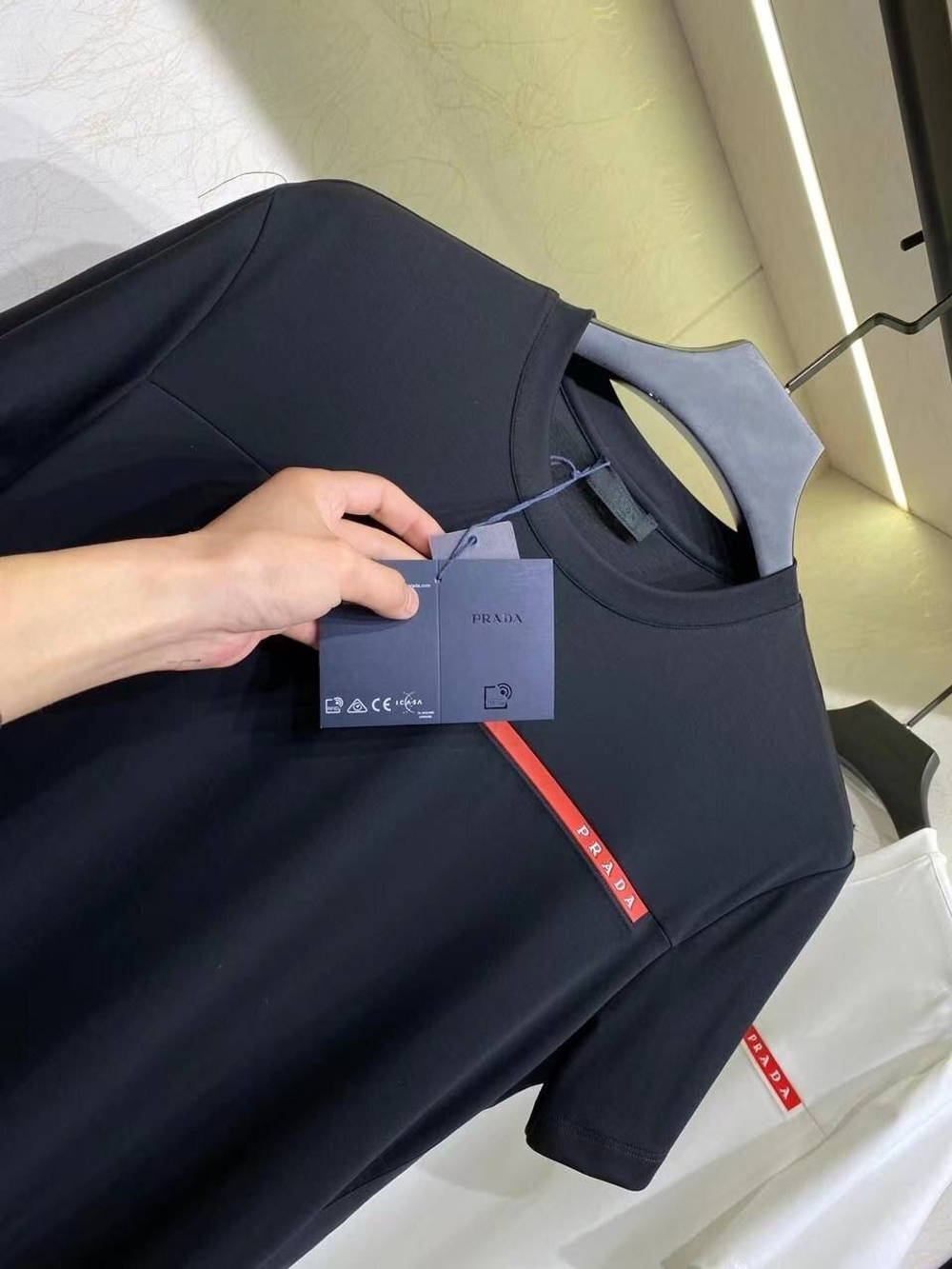 Футболка Prada