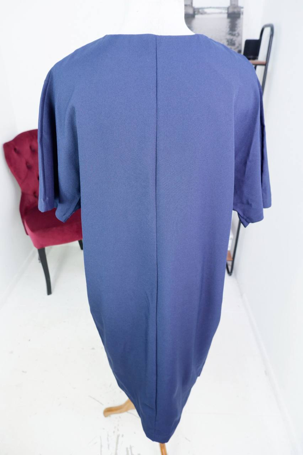 Платье для офиса, визуально на 54 размер