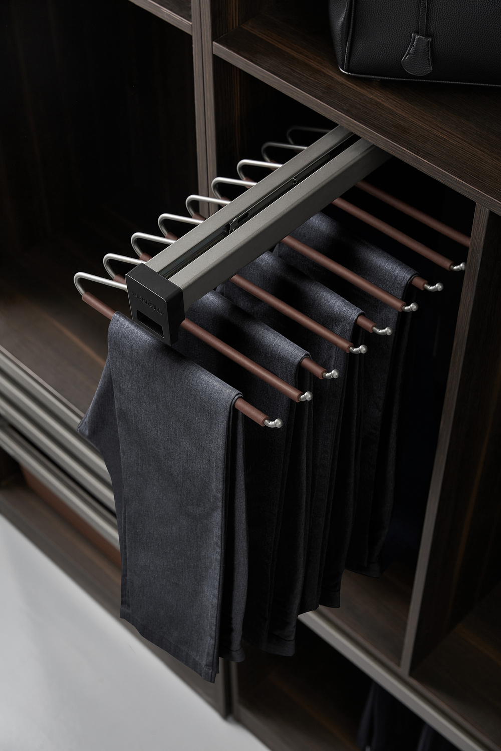 Вешалка для брюк с верхним креплением, 350x453x171 мм