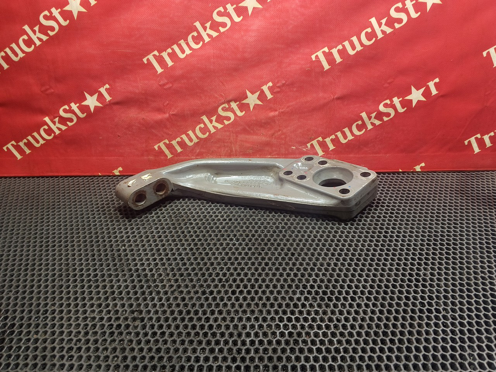 Кронштейн двигателя правый