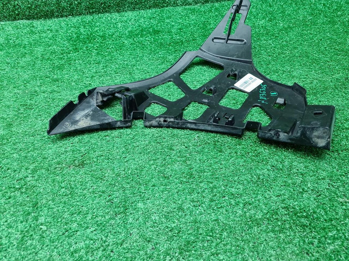 Кронштейн перед. бампера Mercedes S w222 17-20 AMG