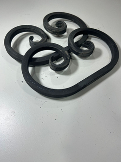 Кованый элемент вензель 160х270мм квадрат полнотелый 16х16мм