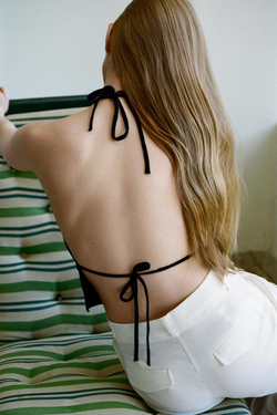 ZARA ЖИЛЕТ С ГОРЛОВИНОЙ ХАЛТЕР И ЗАВЯЗКАМИ, ЧЕРНЫЙ