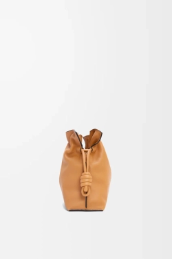 Loewe Сумка-клатч среднего размера Flamenco из телячьей кожи наппа, светло-коричневый