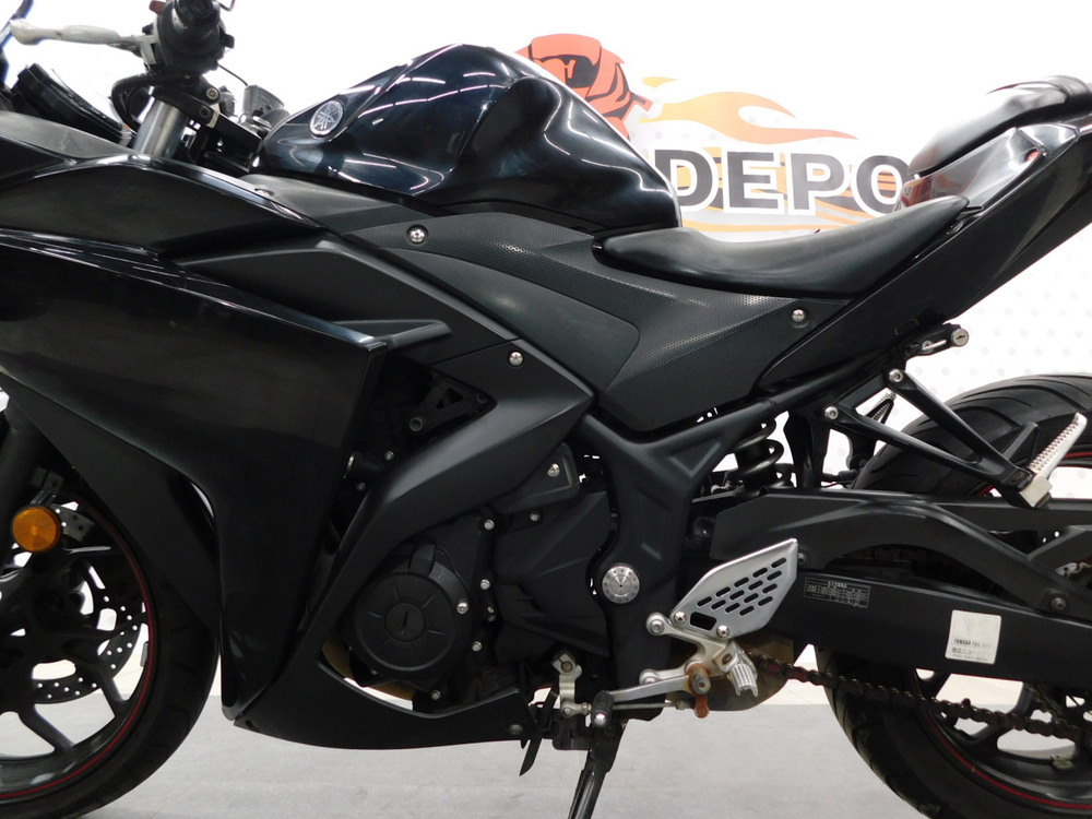 Yamaha YZF-R25 038483