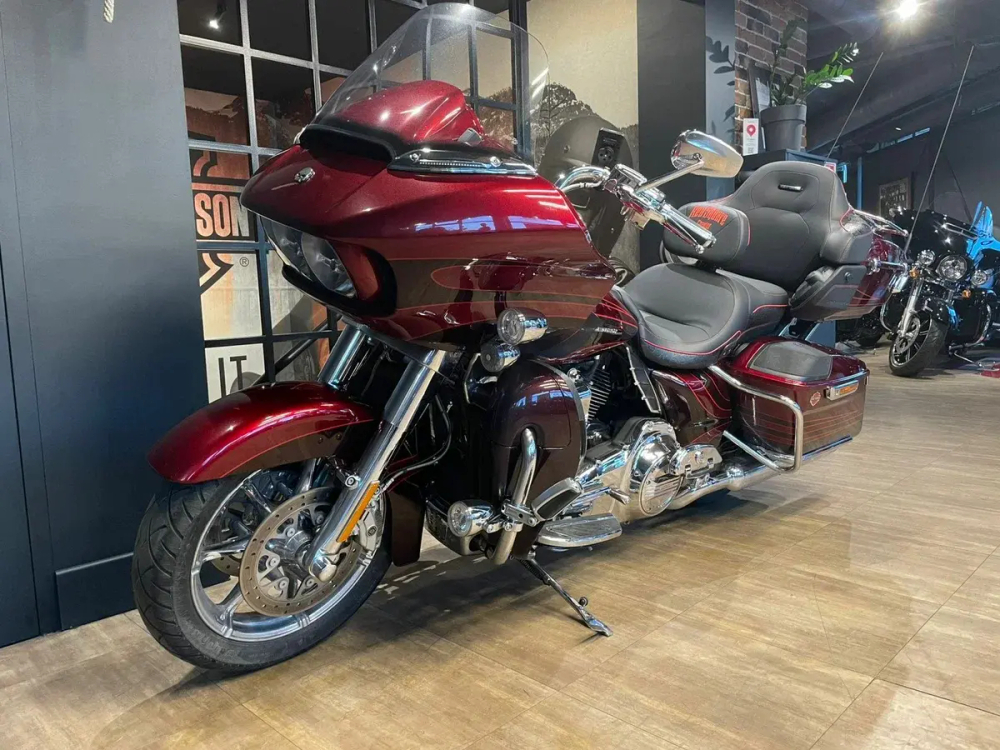 Harley-Davidson CVO Road Glide, 2015