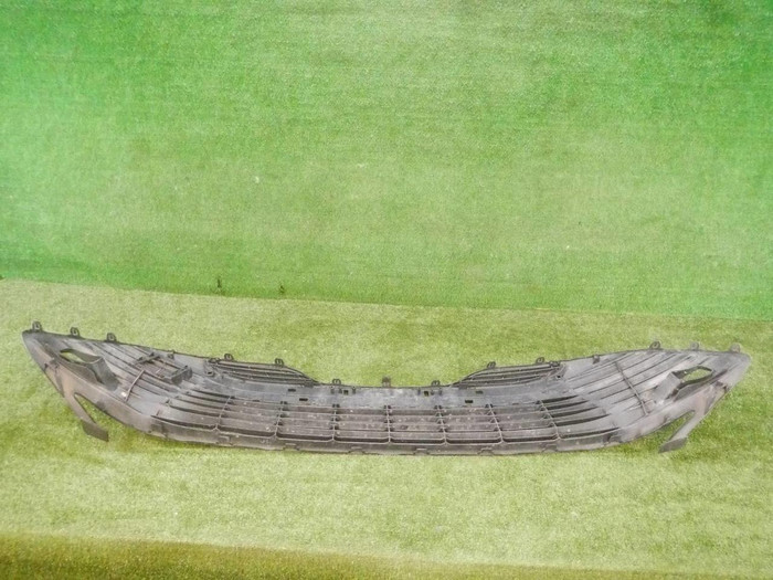 Решетка переднего бампера Toyota Camry xv70 (2017-2021)