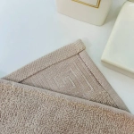 Полотенце махровое 70*140см «POSEIDON» цвет бежевая дымка 09012 плотность 420гр/м2 с петелькой-подвесом