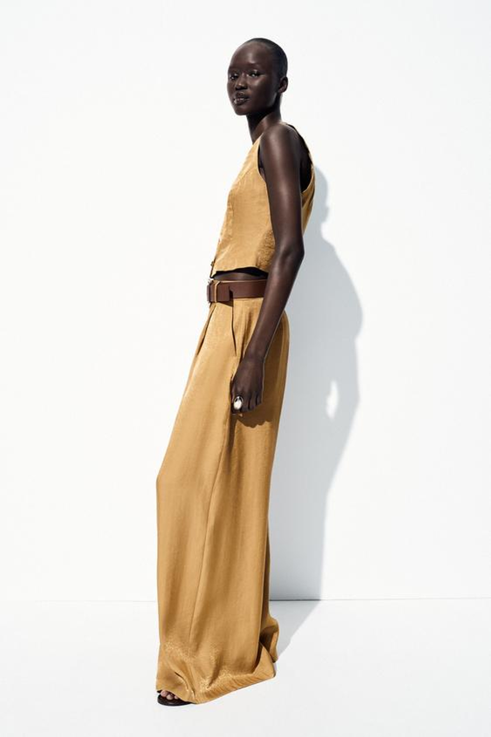 ZARA АТЛАСНЫЙ ТОП С ЗОЛОТИСТЫМИ ПУГОВИЦАМИ, ЗОЛОТИСТЫЙ