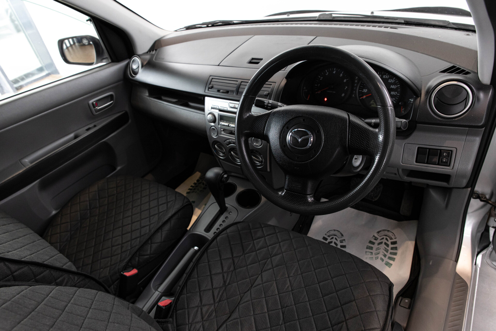 Mazda Demio, 2006 год