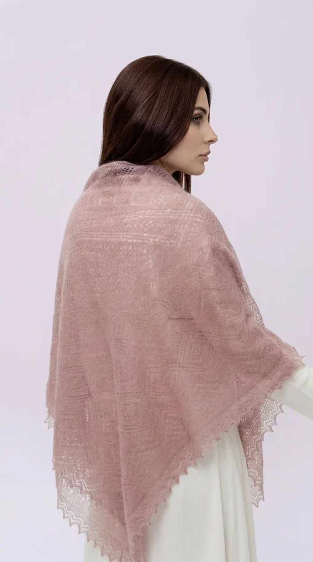 Оренбургский пуховый платок-паутинка А130-06 магнолия