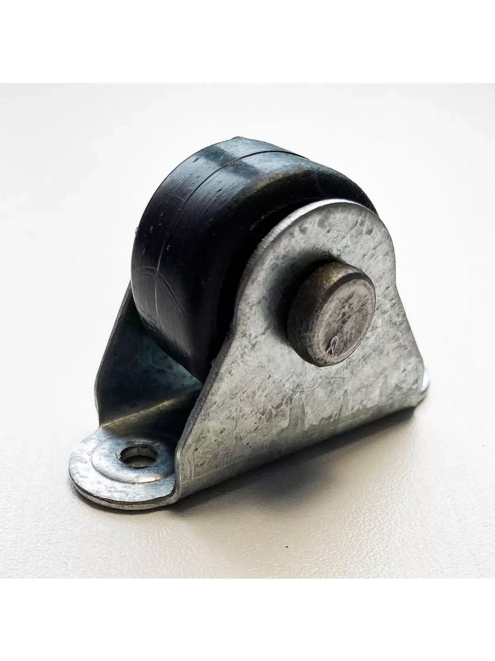 Опора роликовая 313 с пластиковым колесом D26, 2 шт