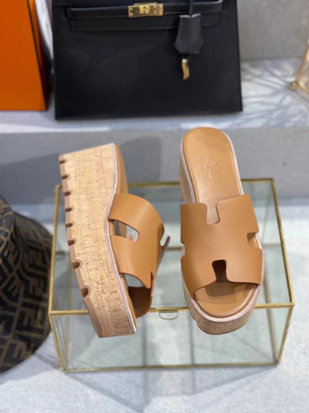 Сабо на танкетке Hermes