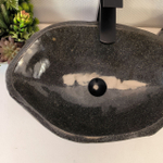 Раковина из речного камня RS-65383 58*36*15 0857