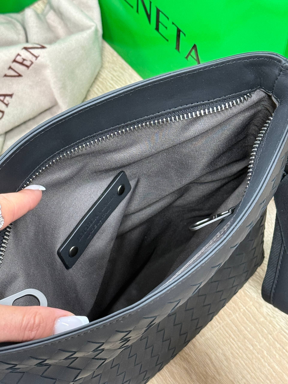 Сумка-мессенджер Bottega Veneta