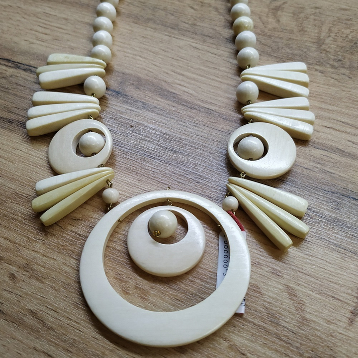 Колье Ангелина, дерево, цвет молочный, 58 см