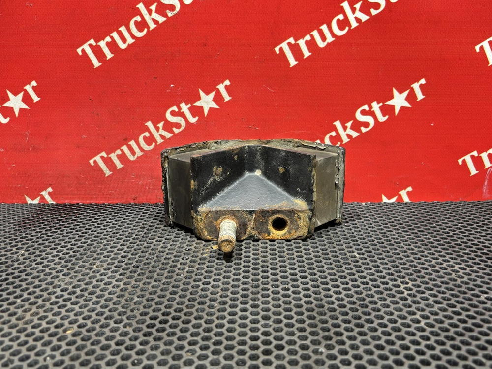 Подушка двигателя передняя