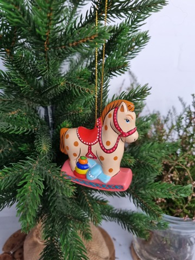 Лошадка с игрушками ёлочная игрушка из фарфора