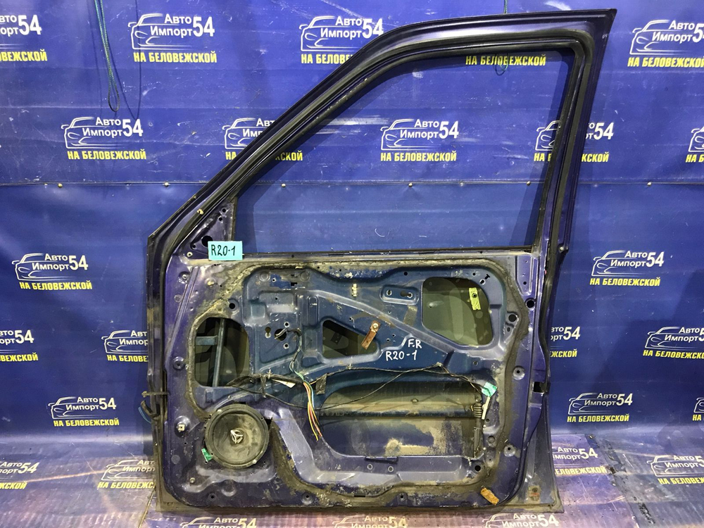 Дверь передняя правая NISSAN MISTRAL 1997