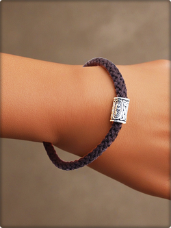 Браслет "Руна Феху" (18см) коричневый текстиль.