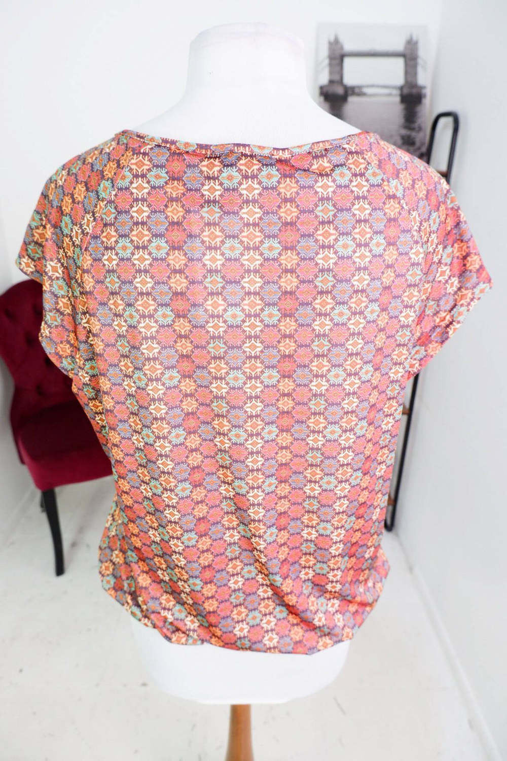 Блузка приятного оттенка, маркировка XL, визуально на 50 размер