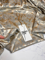 Костюмно-плательный трикотажный жаккард с эластаном (Girani, 77%ацетат/17%пэ/6%эластан, Бежевое золото/серо-голубые тюльпаны, 130, 225 гр/м2)