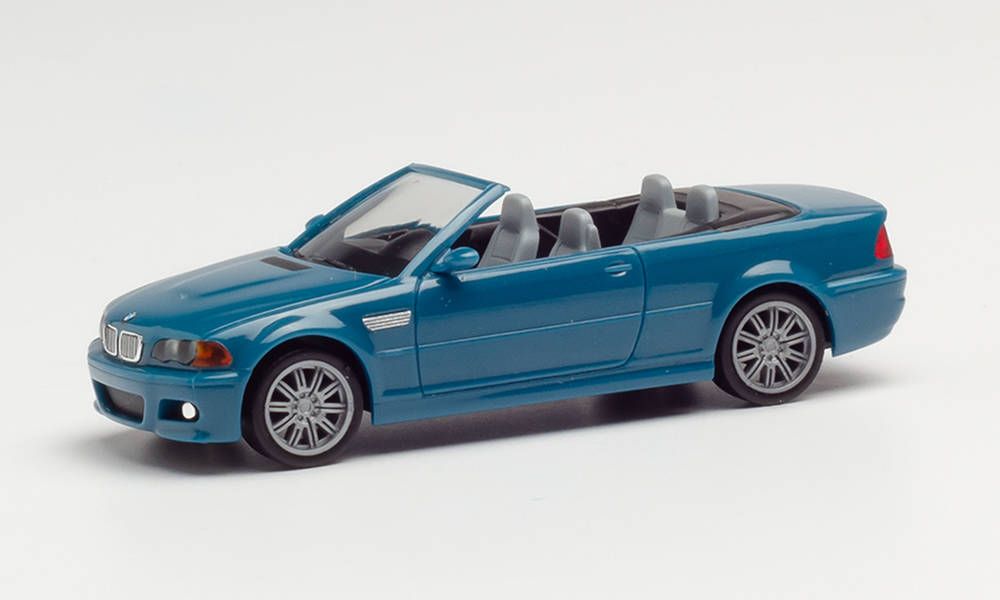 Автомобиль BMW M3 Cabrio, голубой