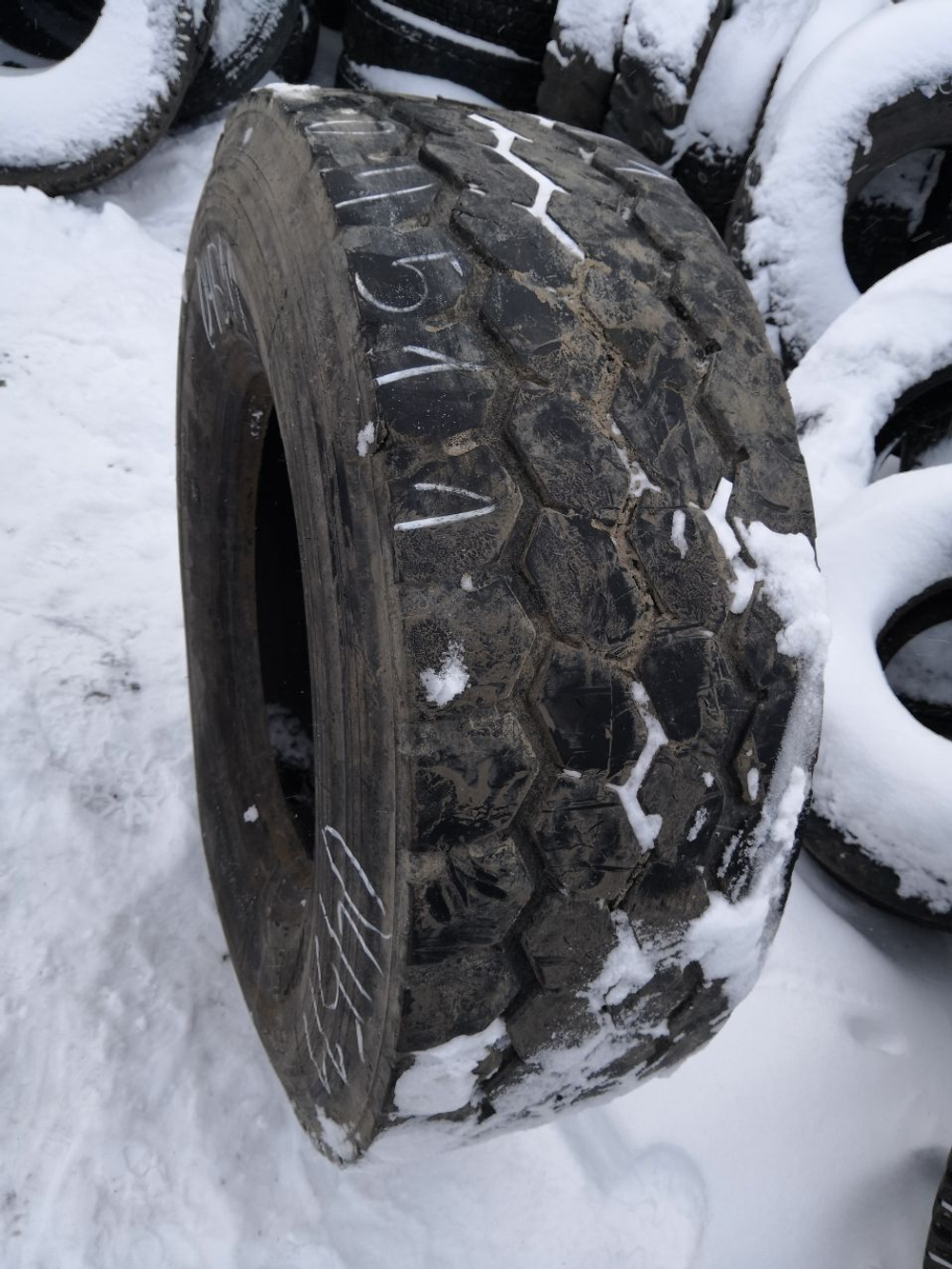 425/65R22.5 Bridgestone M854 шина б/у