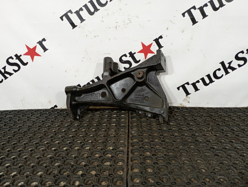 Кронштейн бампера левый