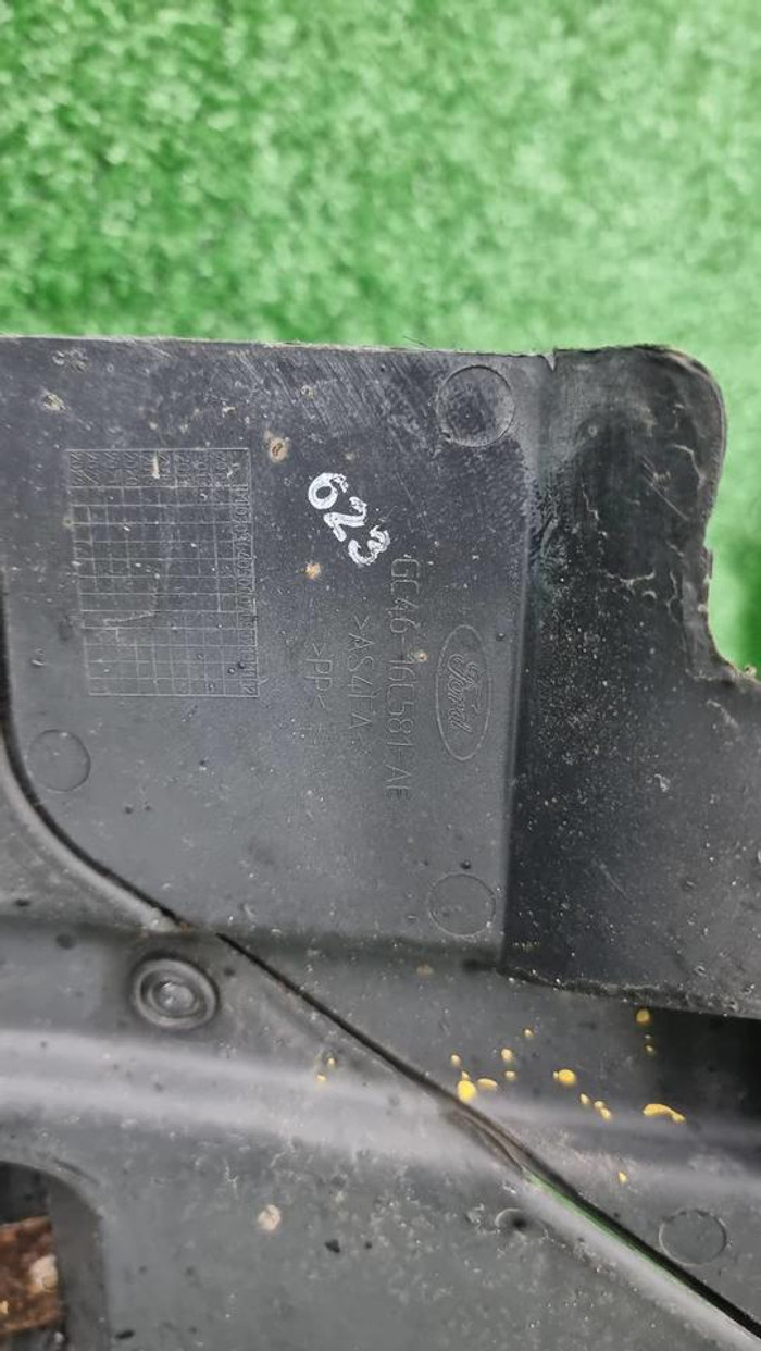 Подкрылок передний левый Ford Cargo (2011-н.в.)