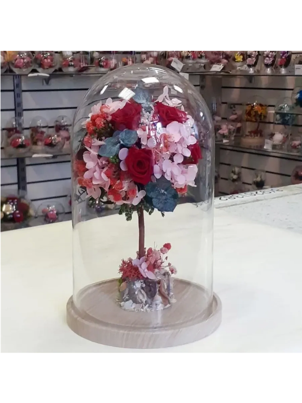 деревце из натуральных цветов в стекле