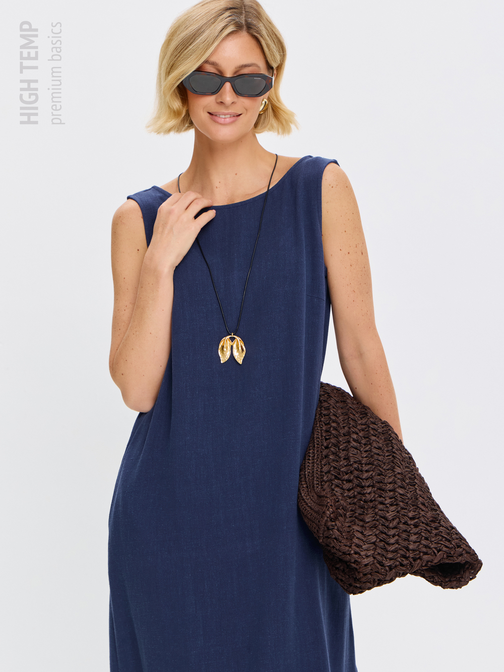 Льняной сарафан макси с карманами