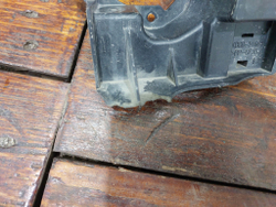 Кронштейн ПТФ правый Mazda CX-5 2 (KF) 17-нв Б/У Оригинал KB8B51684