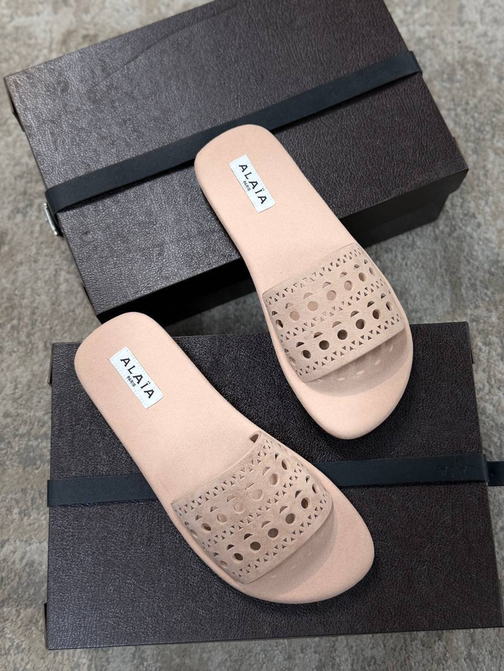 Шлепанцы Alaia