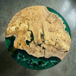 Журнальный столик из карагача с корой