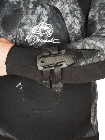 Нож C4 Carbon NAIFU S черный