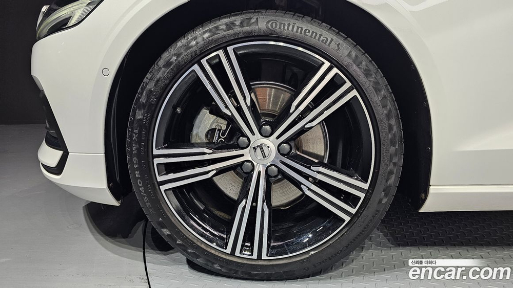 Volvo S60 3 Generation B5 Inscription (08.2022)
